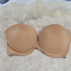 NWOT Seamless Nude Strapless Bra